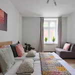 Golden Apartments/Wiet8